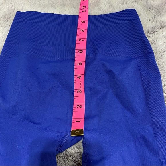 Lululemon Zone in  Tights - Picture 4 of 8